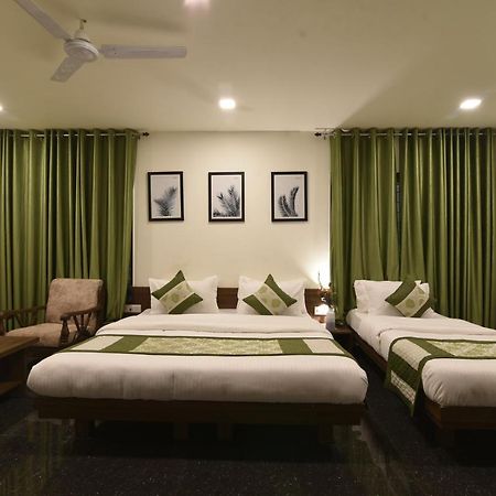 Hotel Clove Bijāpur Eksteriør billede