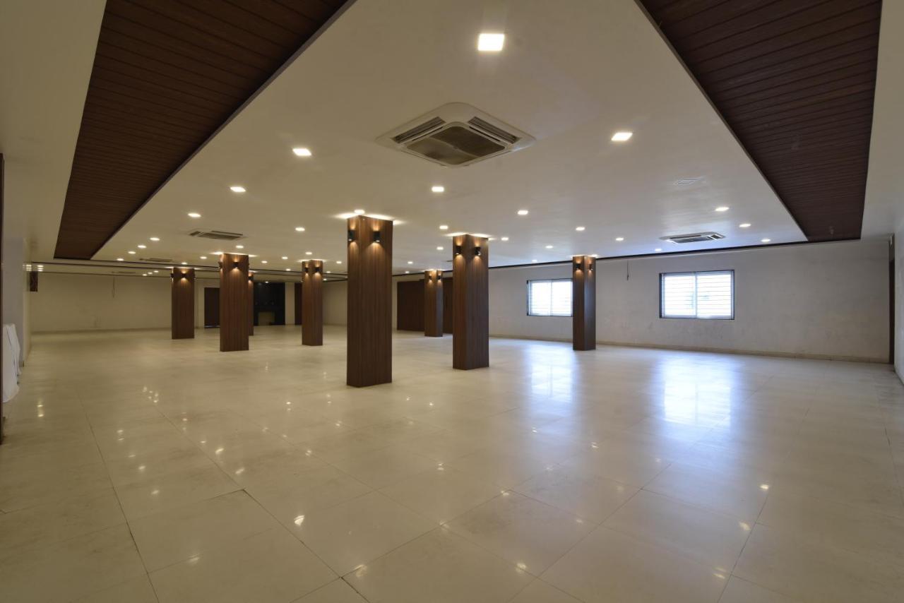Hotel Clove Bijāpur Eksteriør billede