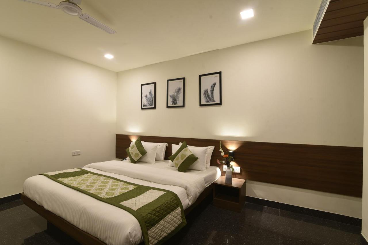 Hotel Clove Bijāpur Eksteriør billede