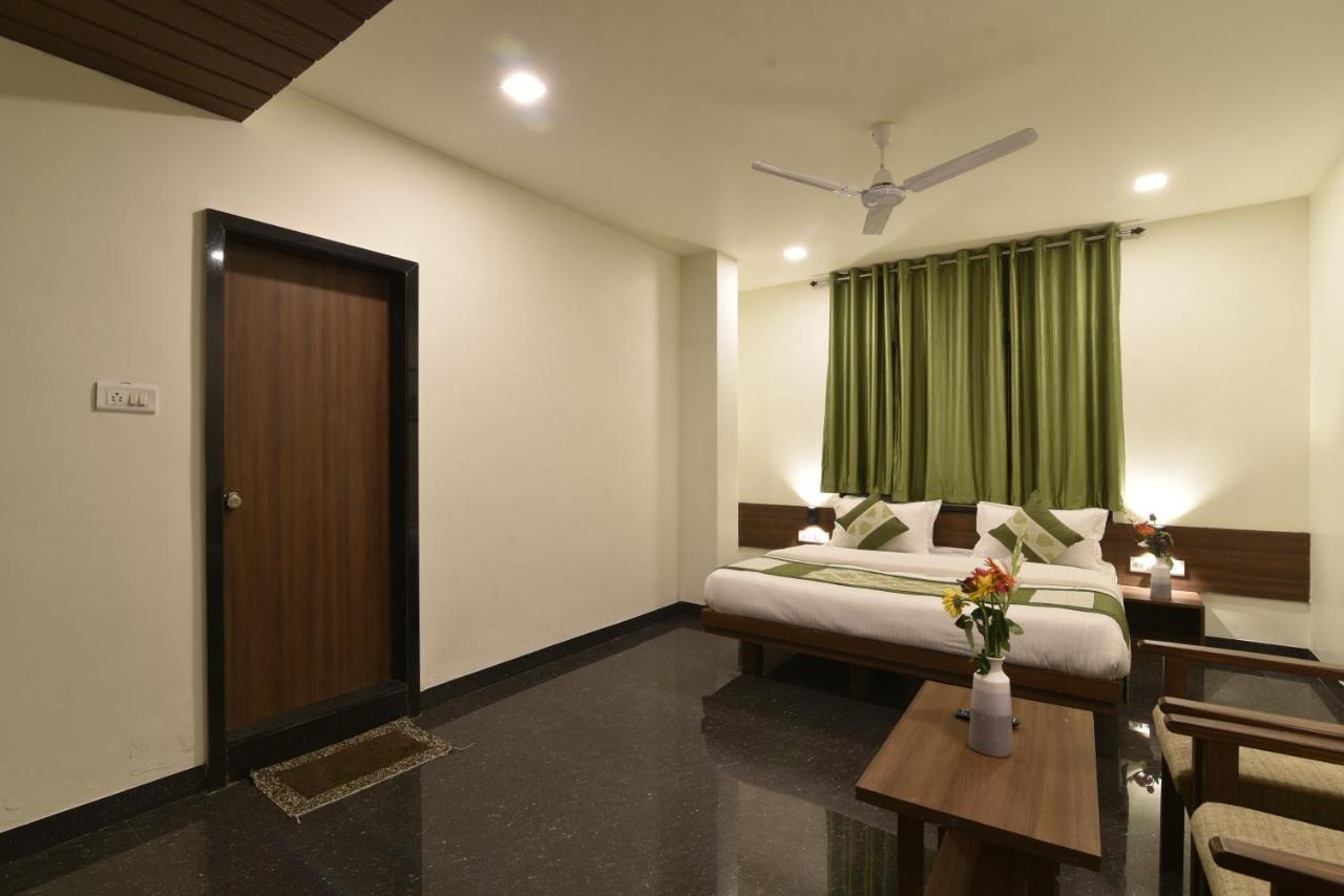 Hotel Clove Bijāpur Eksteriør billede