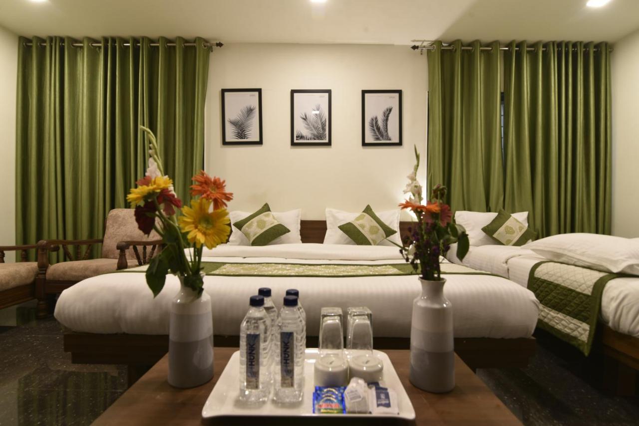 Hotel Clove Bijāpur Eksteriør billede