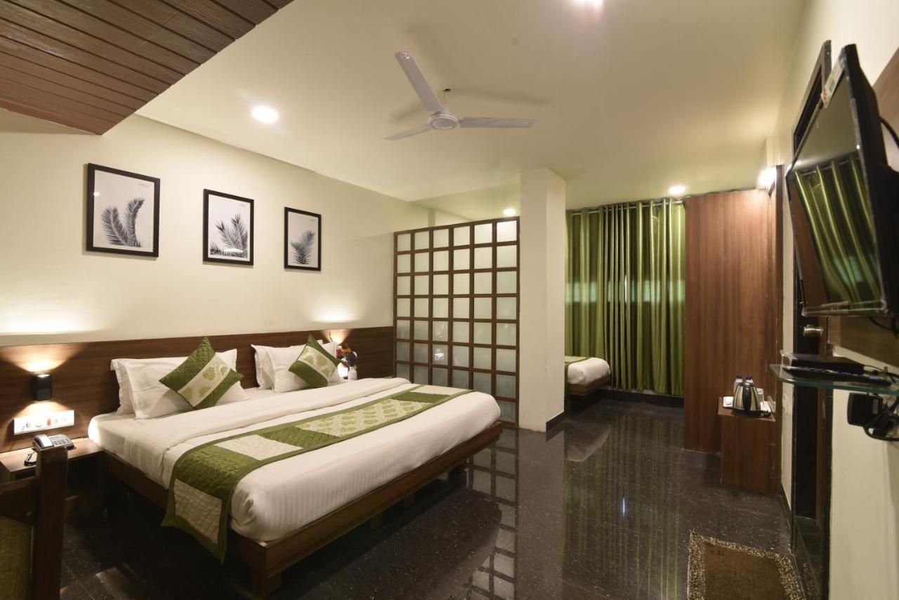 Hotel Clove Bijāpur Eksteriør billede
