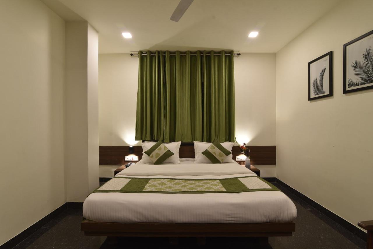 Hotel Clove Bijāpur Eksteriør billede