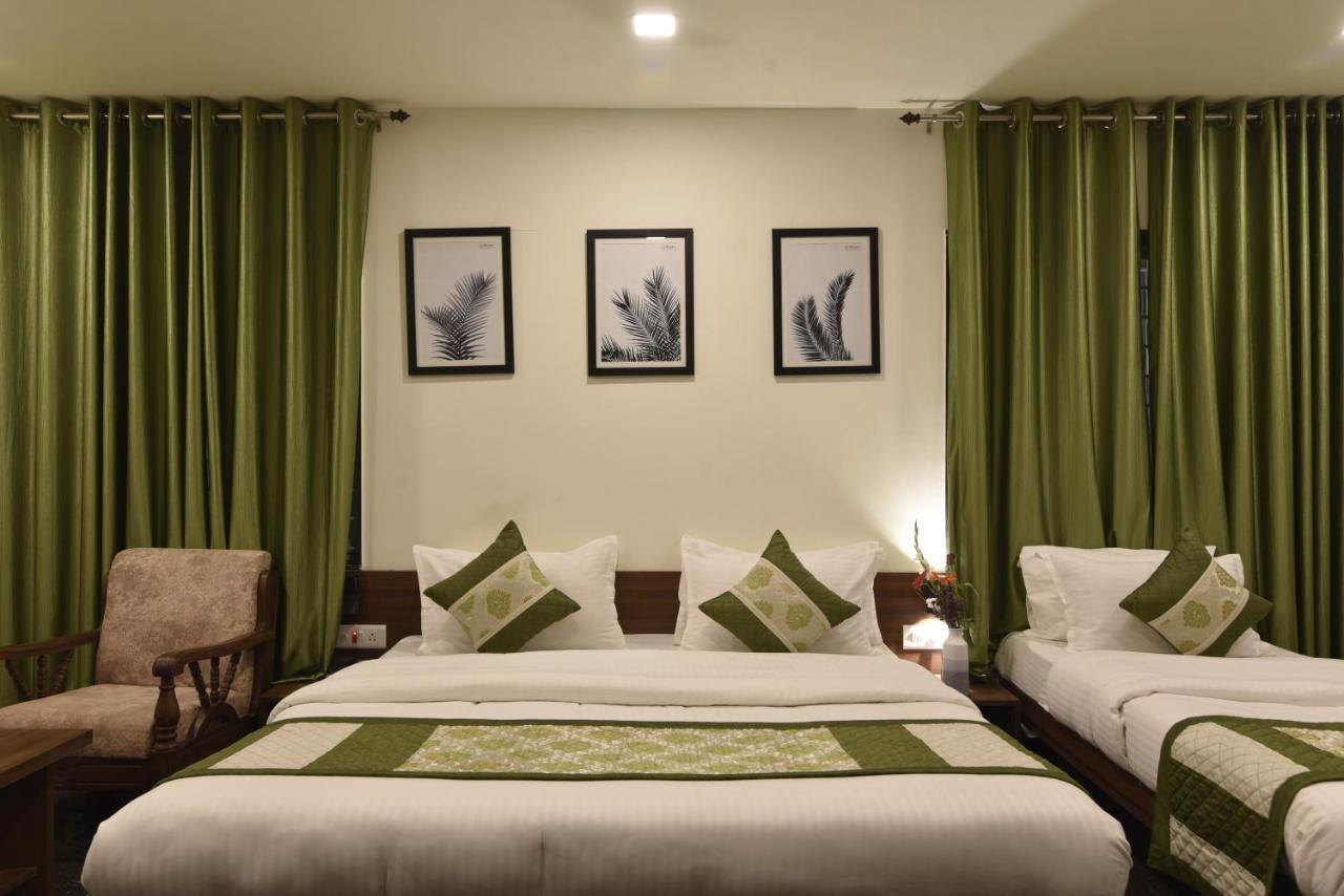 Hotel Clove Bijāpur Eksteriør billede