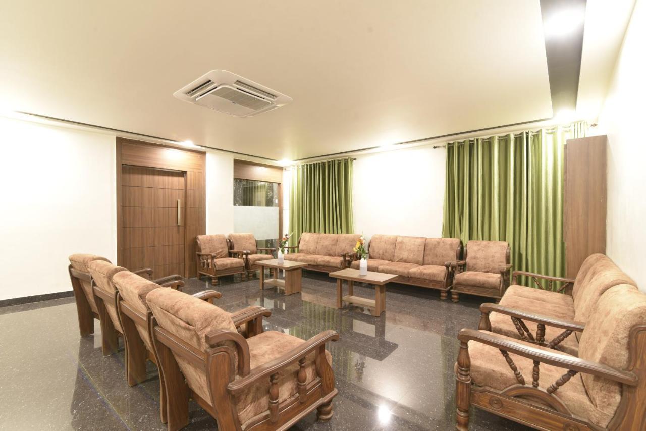Hotel Clove Bijāpur Eksteriør billede