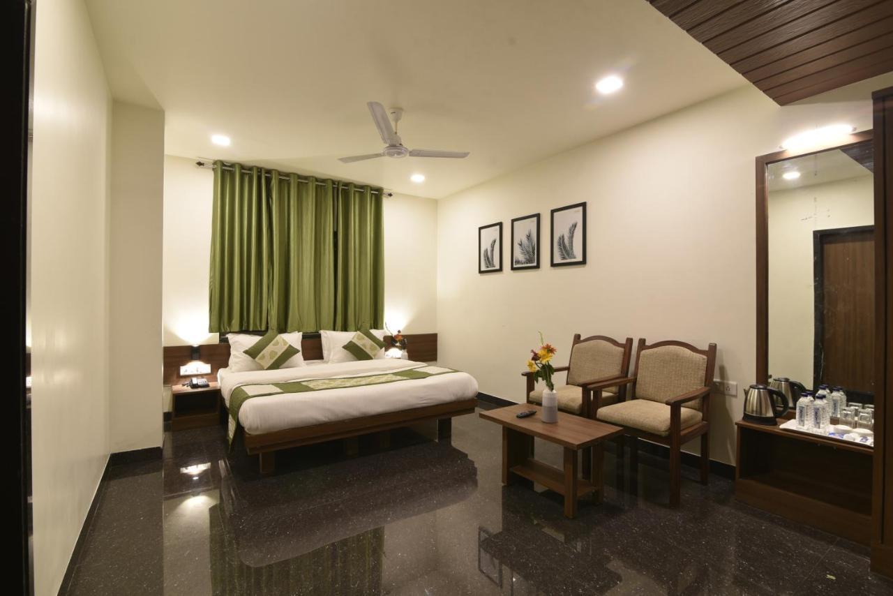 Hotel Clove Bijāpur Eksteriør billede